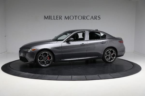 Used 2022 Alfa Romeo Giulia Veloce for sale Sold at Alfa Romeo of Westport in Westport CT 06880 4