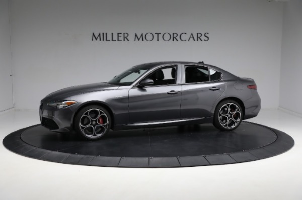 Used 2022 Alfa Romeo Giulia Veloce for sale $37,900 at Alfa Romeo of Westport in Westport CT 06880 4