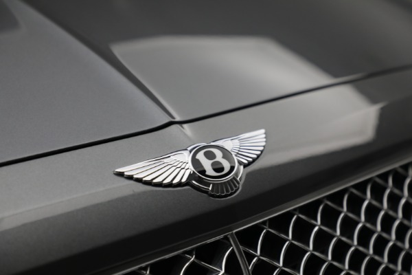 Used 2018 Bentley Bentayga W12 Signature for sale $179,900 at Alfa Romeo of Westport in Westport CT 06880 11
