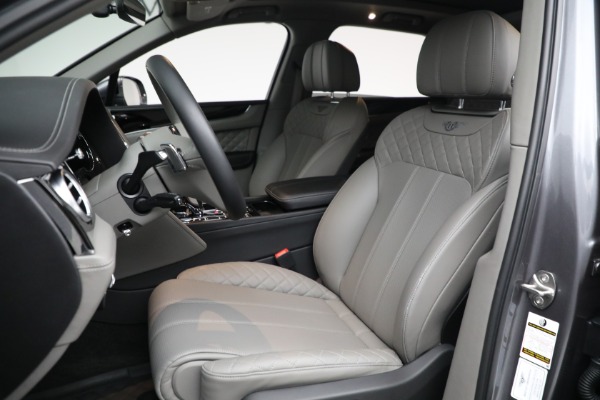 Used 2018 Bentley Bentayga W12 Signature for sale $179,900 at Alfa Romeo of Westport in Westport CT 06880 16