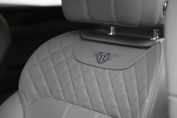 Used 2018 Bentley Bentayga W12 Signature for sale $179,900 at Alfa Romeo of Westport in Westport CT 06880 17