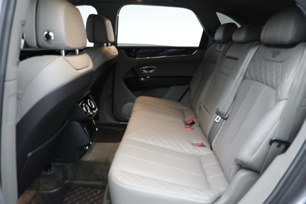 Used 2018 Bentley Bentayga W12 Signature for sale $179,900 at Alfa Romeo of Westport in Westport CT 06880 19