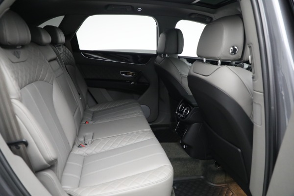 Used 2018 Bentley Bentayga W12 Signature for sale $179,900 at Alfa Romeo of Westport in Westport CT 06880 26