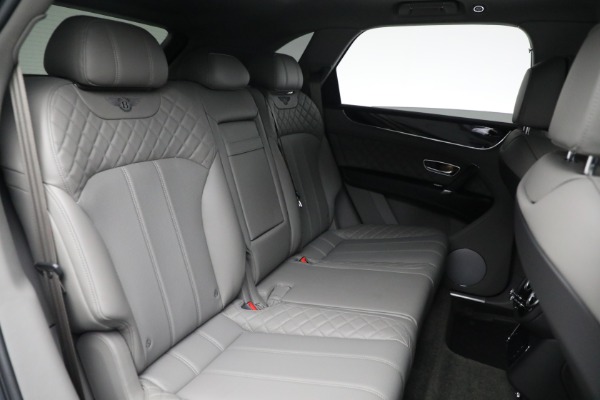 Used 2018 Bentley Bentayga W12 Signature for sale $179,900 at Alfa Romeo of Westport in Westport CT 06880 27