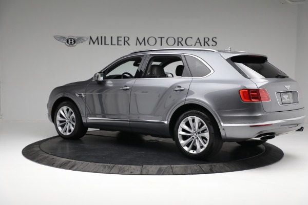 Used 2018 Bentley Bentayga W12 Signature for sale $179,900 at Alfa Romeo of Westport in Westport CT 06880 3