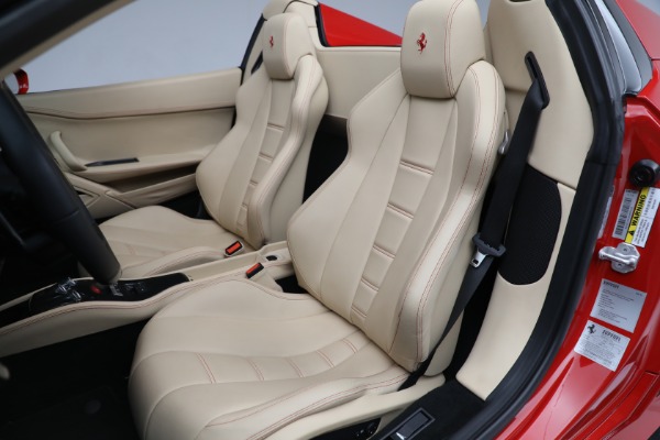 Used 2014 Ferrari 458 Spider for sale $319,900 at Alfa Romeo of Westport in Westport CT 06880 27