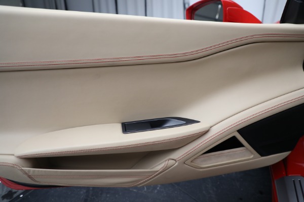 Used 2014 Ferrari 458 Spider for sale $319,900 at Alfa Romeo of Westport in Westport CT 06880 28