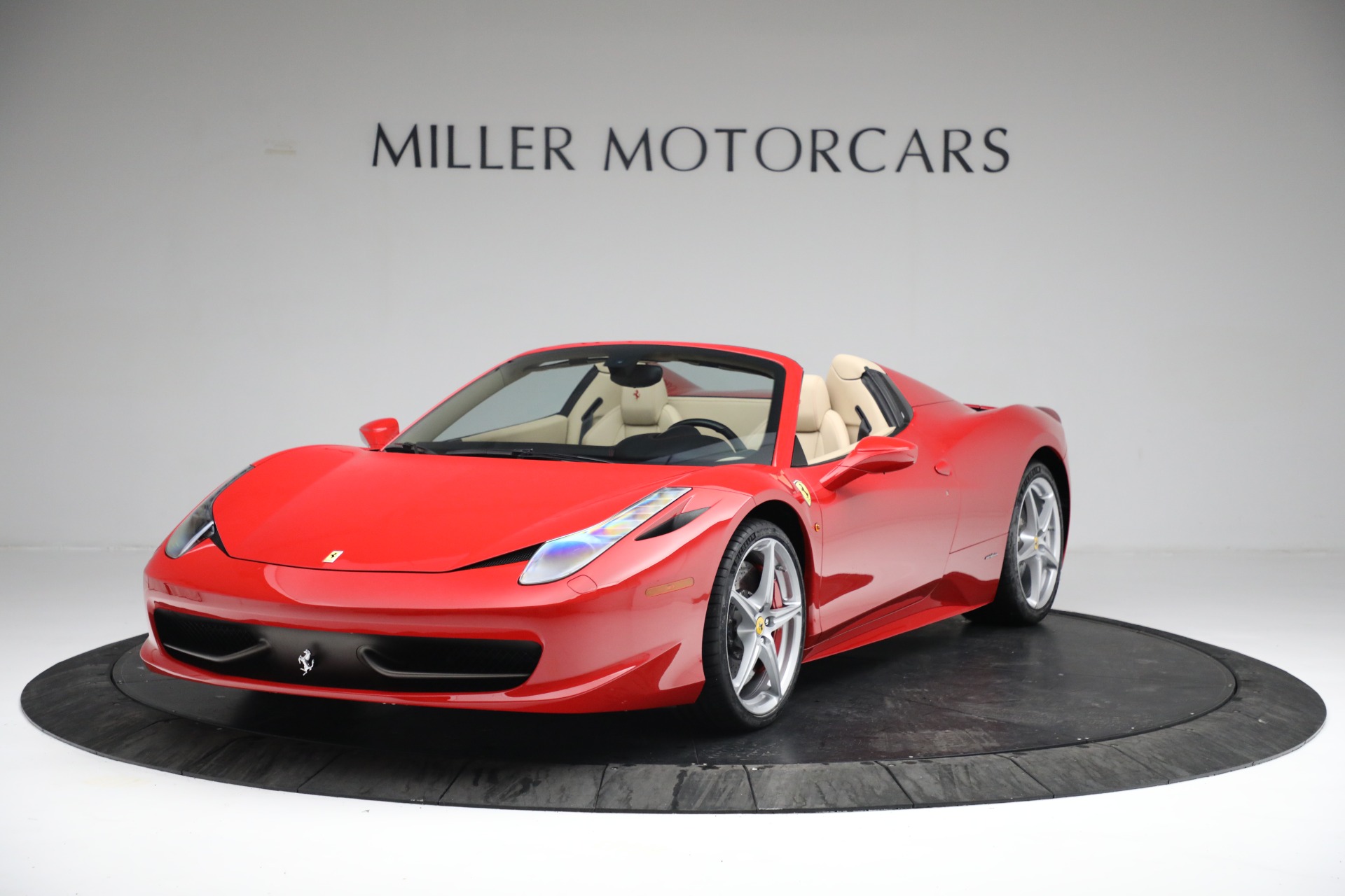 Used 2014 Ferrari 458 Spider for sale $319,900 at Alfa Romeo of Westport in Westport CT 06880 1