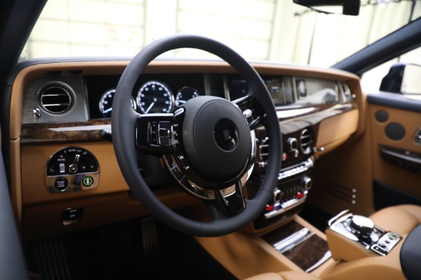 Used 2022 Rolls-Royce Phantom for sale $599,900 at Alfa Romeo of Westport in Westport CT 06880 10
