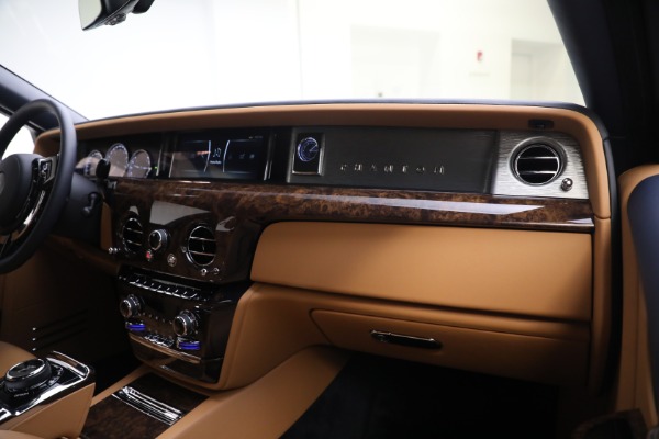 Used 2022 Rolls-Royce Phantom for sale Sold at Alfa Romeo of Westport in Westport CT 06880 11