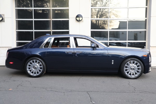 Used 2022 Rolls-Royce Phantom for sale Sold at Alfa Romeo of Westport in Westport CT 06880 4