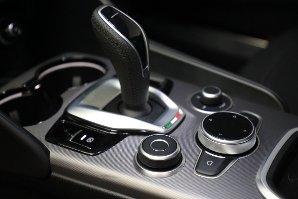 New 2022 Alfa Romeo Giulia Veloce for sale Sold at Alfa Romeo of Westport in Westport CT 06880 18