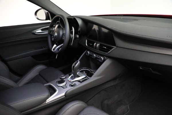 New 2022 Alfa Romeo Giulia Veloce for sale Sold at Alfa Romeo of Westport in Westport CT 06880 19
