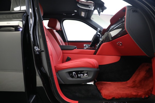 Used 2022 Rolls-Royce Black Badge Cullinan for sale $429,900 at Alfa Romeo of Westport in Westport CT 06880 24