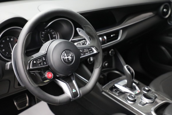 Used 2022 Alfa Romeo Stelvio Quadrifoglio for sale $79,900 at Alfa Romeo of Westport in Westport CT 06880 11