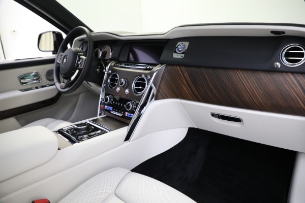 Used 2020 Rolls-Royce Cullinan for sale $389,900 at Alfa Romeo of Westport in Westport CT 06880 26