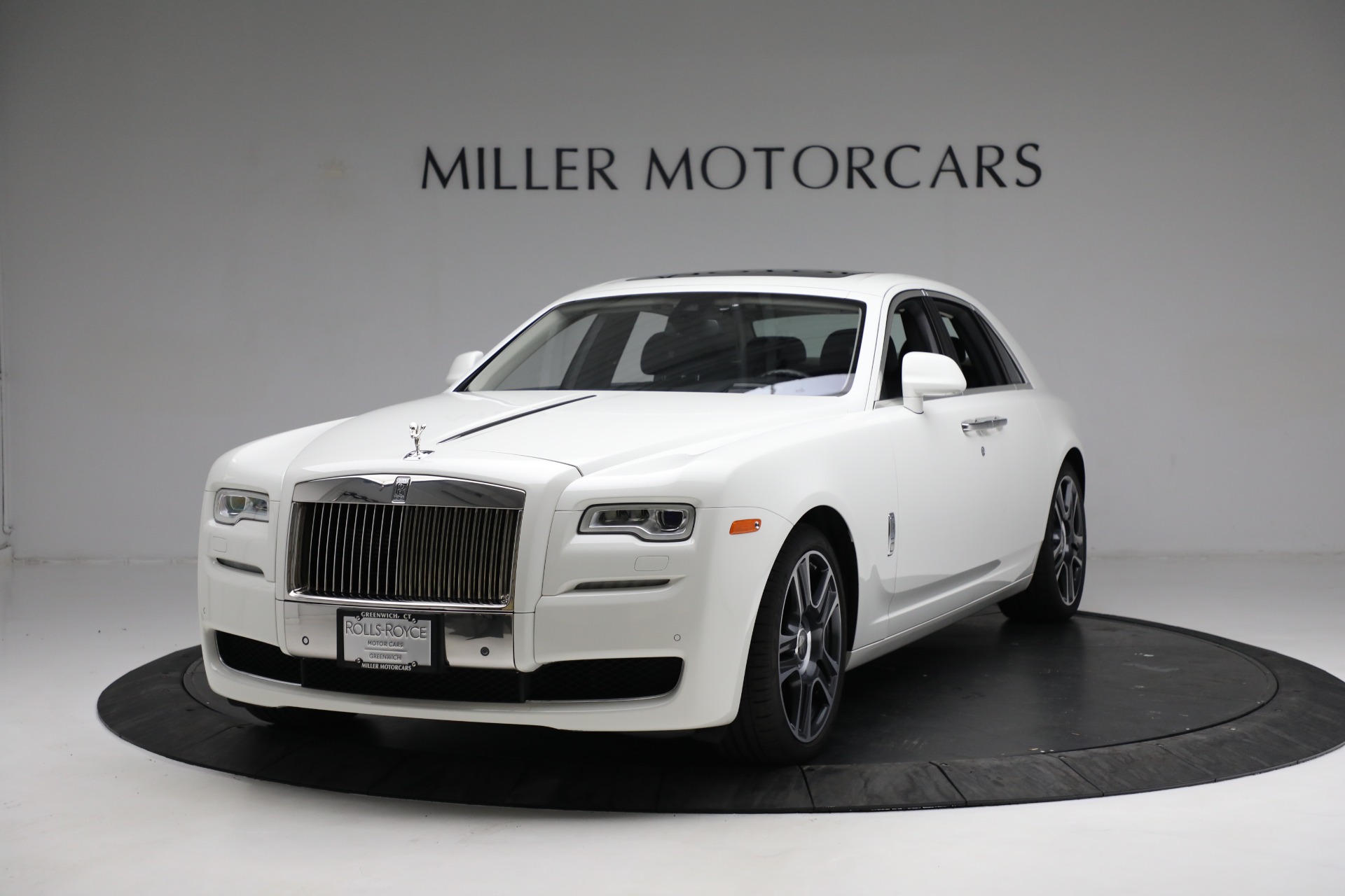 Used 2017 Rolls-Royce Ghost for sale Sold at Alfa Romeo of Westport in Westport CT 06880 1