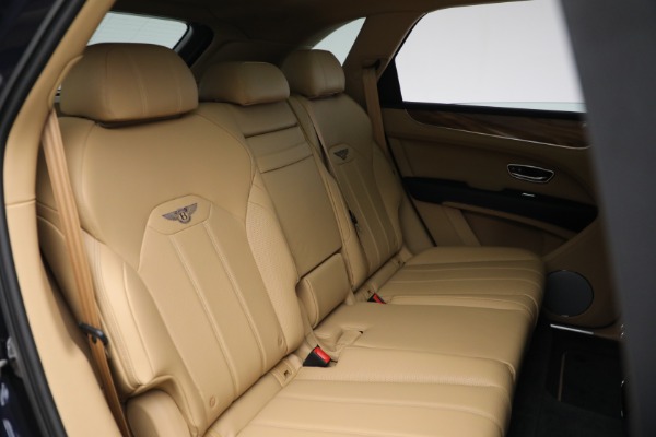 Used 2021 Bentley Bentayga V8 for sale Sold at Alfa Romeo of Westport in Westport CT 06880 27