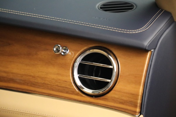Used 2021 Bentley Bentayga V8 for sale Sold at Alfa Romeo of Westport in Westport CT 06880 28