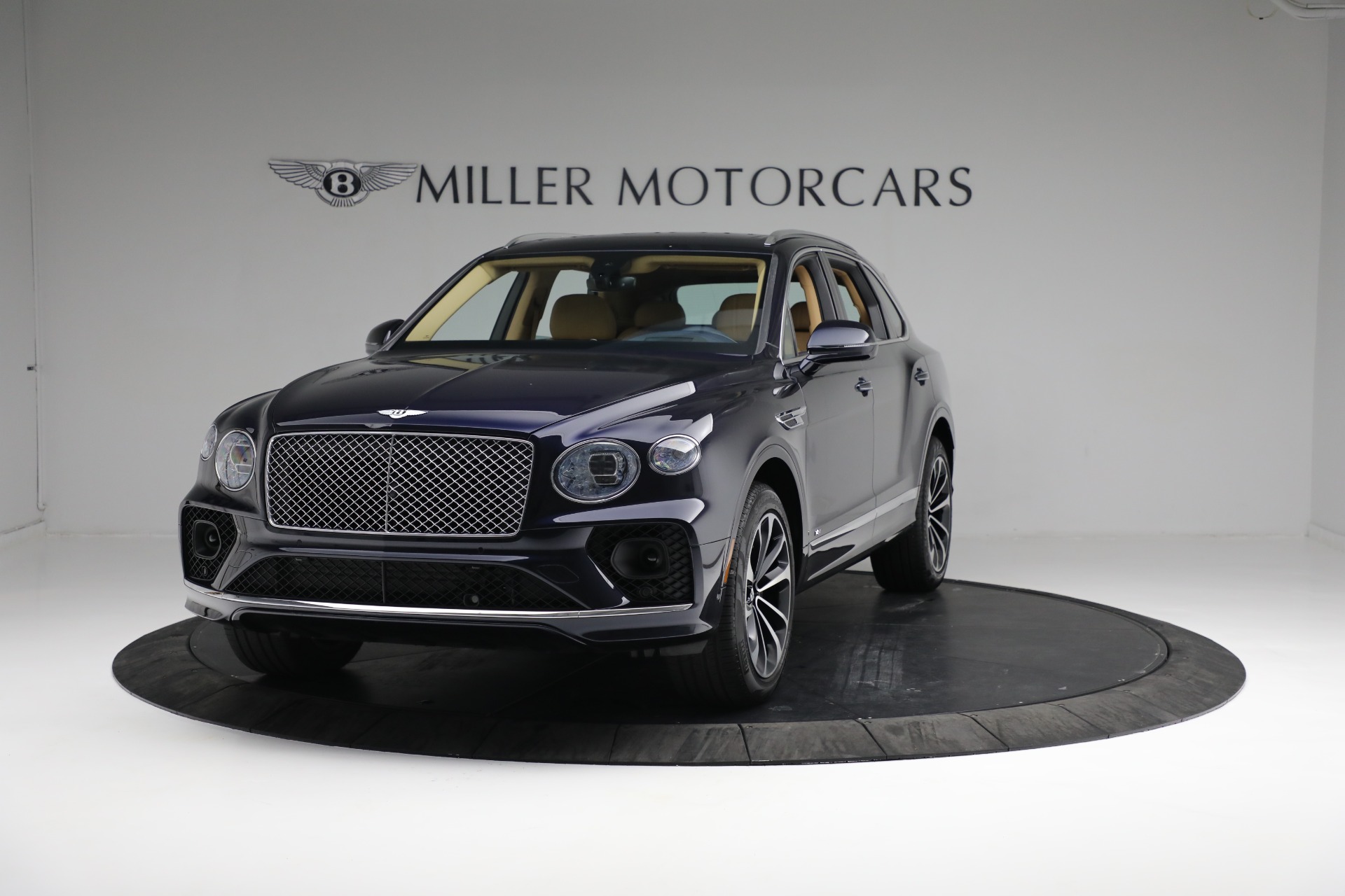 Used 2021 Bentley Bentayga V8 for sale Sold at Alfa Romeo of Westport in Westport CT 06880 1