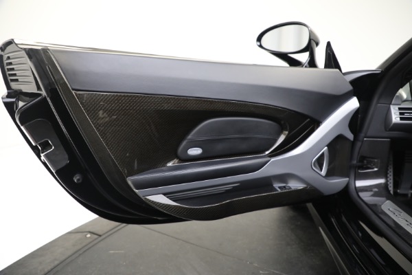 Used 2005 Porsche Carrera GT for sale $1,400,000 at Alfa Romeo of Westport in Westport CT 06880 26