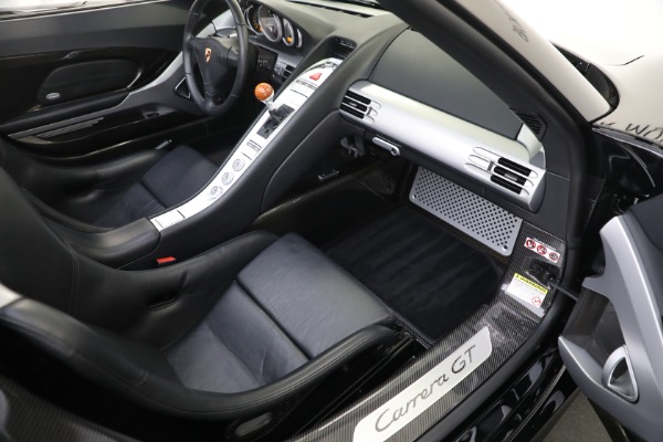 Used 2005 Porsche Carrera GT for sale $1,400,000 at Alfa Romeo of Westport in Westport CT 06880 27
