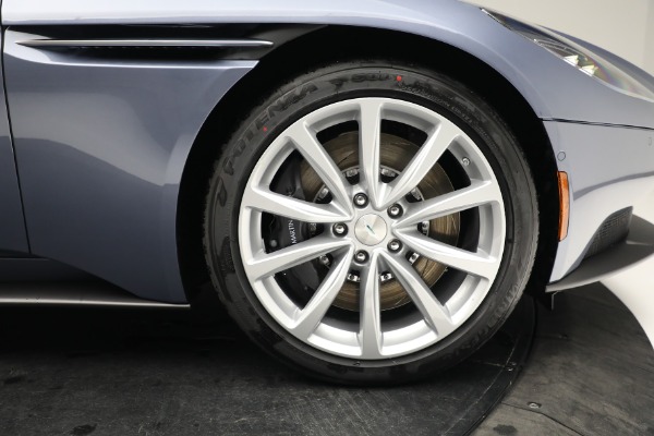 Used 2022 Aston Martin DB11 Volante for sale $169,900 at Alfa Romeo of Westport in Westport CT 06880 25