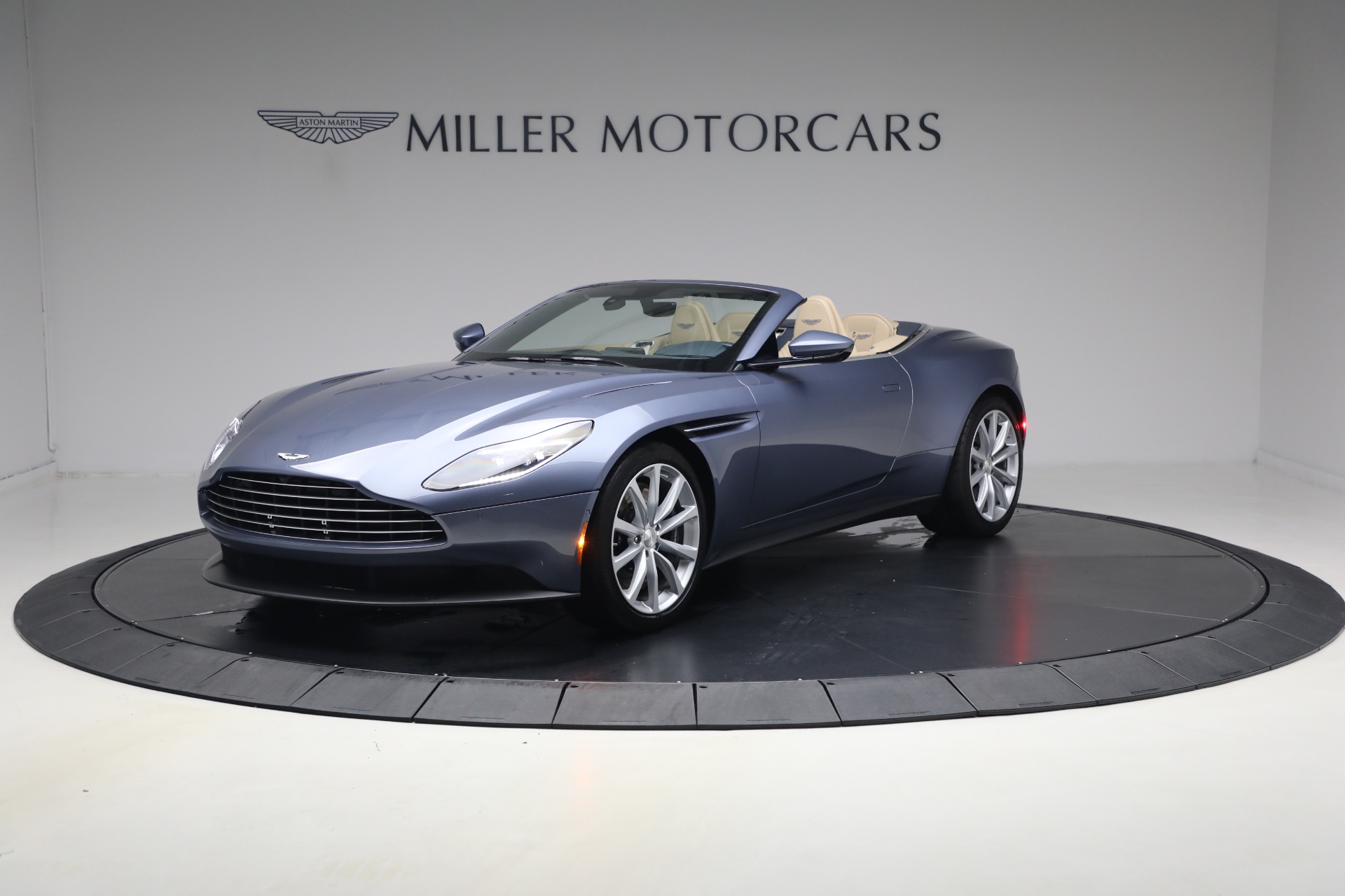 Used 2022 Aston Martin DB11 Volante for sale $169,900 at Alfa Romeo of Westport in Westport CT 06880 1