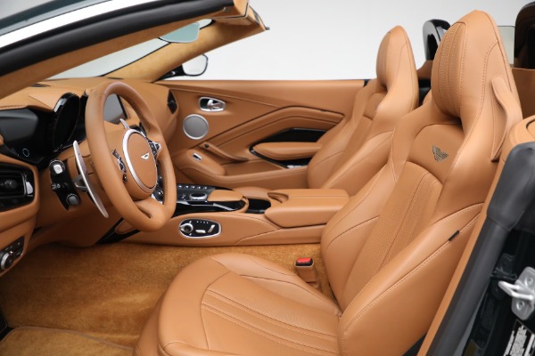 New 2022 Aston Martin Vantage Roadster for sale $192,716 at Alfa Romeo of Westport in Westport CT 06880 14
