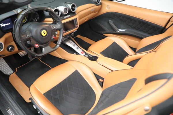 Used 2017 Ferrari California T for sale $178,900 at Alfa Romeo of Westport in Westport CT 06880 18
