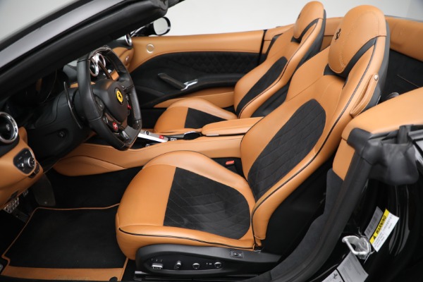 Used 2017 Ferrari California T for sale $178,900 at Alfa Romeo of Westport in Westport CT 06880 19
