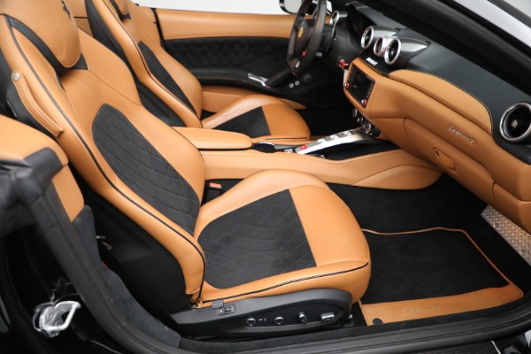Used 2017 Ferrari California T for sale $178,900 at Alfa Romeo of Westport in Westport CT 06880 25