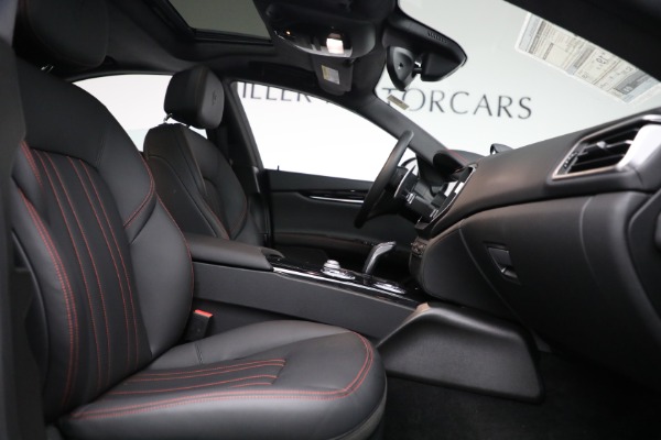 New 2022 Maserati Ghibli Modena Q4 for sale $84,457 at Alfa Romeo of Westport in Westport CT 06880 22
