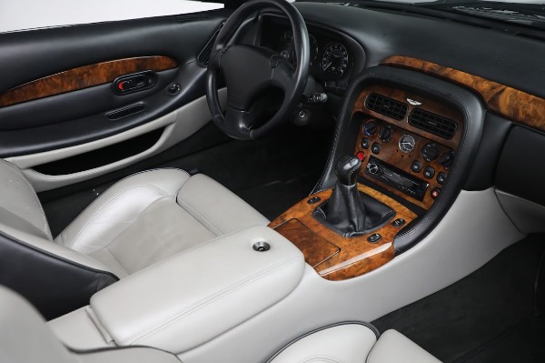 Used 2000 Aston Martin DB7 Vantage for sale $84,900 at Alfa Romeo of Westport in Westport CT 06880 23