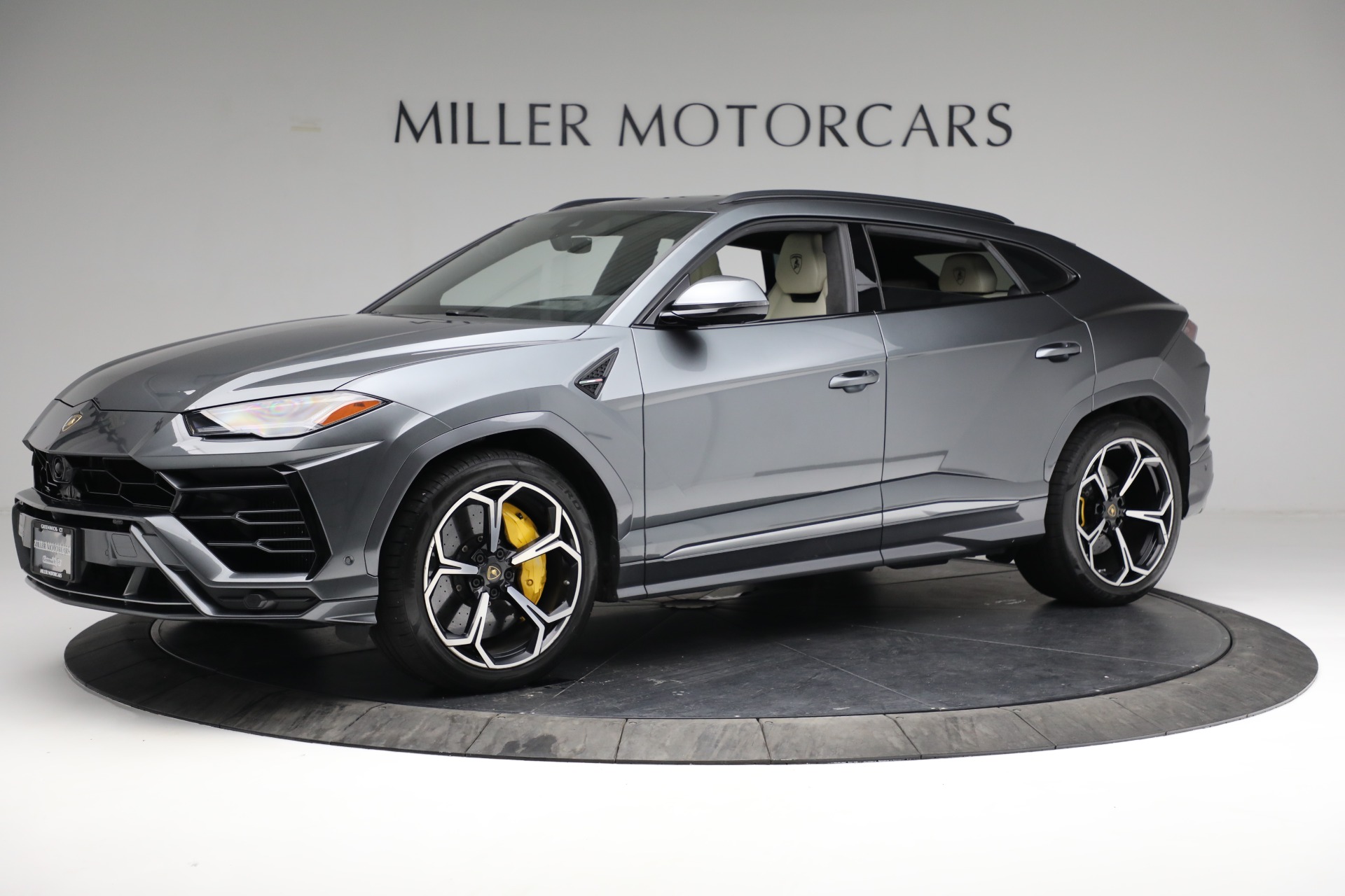 Used 2019 Lamborghini Urus for sale $258,900 at Alfa Romeo of Westport in Westport CT 06880 1