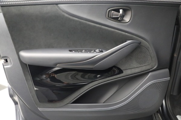 New 2022 Aston Martin DBX for sale $230,086 at Alfa Romeo of Westport in Westport CT 06880 16