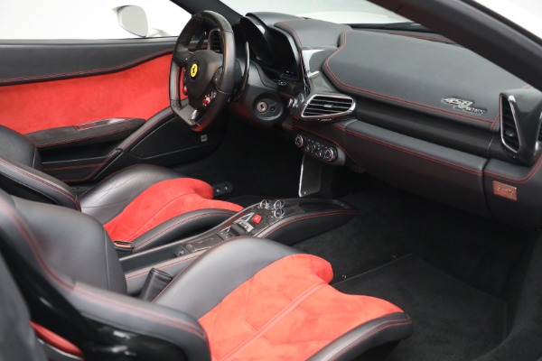 Used 2012 Ferrari 458 Spider for sale $289,900 at Alfa Romeo of Westport in Westport CT 06880 22