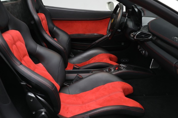 Used 2012 Ferrari 458 Spider for sale $289,900 at Alfa Romeo of Westport in Westport CT 06880 23