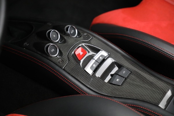 Used 2012 Ferrari 458 Spider for sale $289,900 at Alfa Romeo of Westport in Westport CT 06880 27