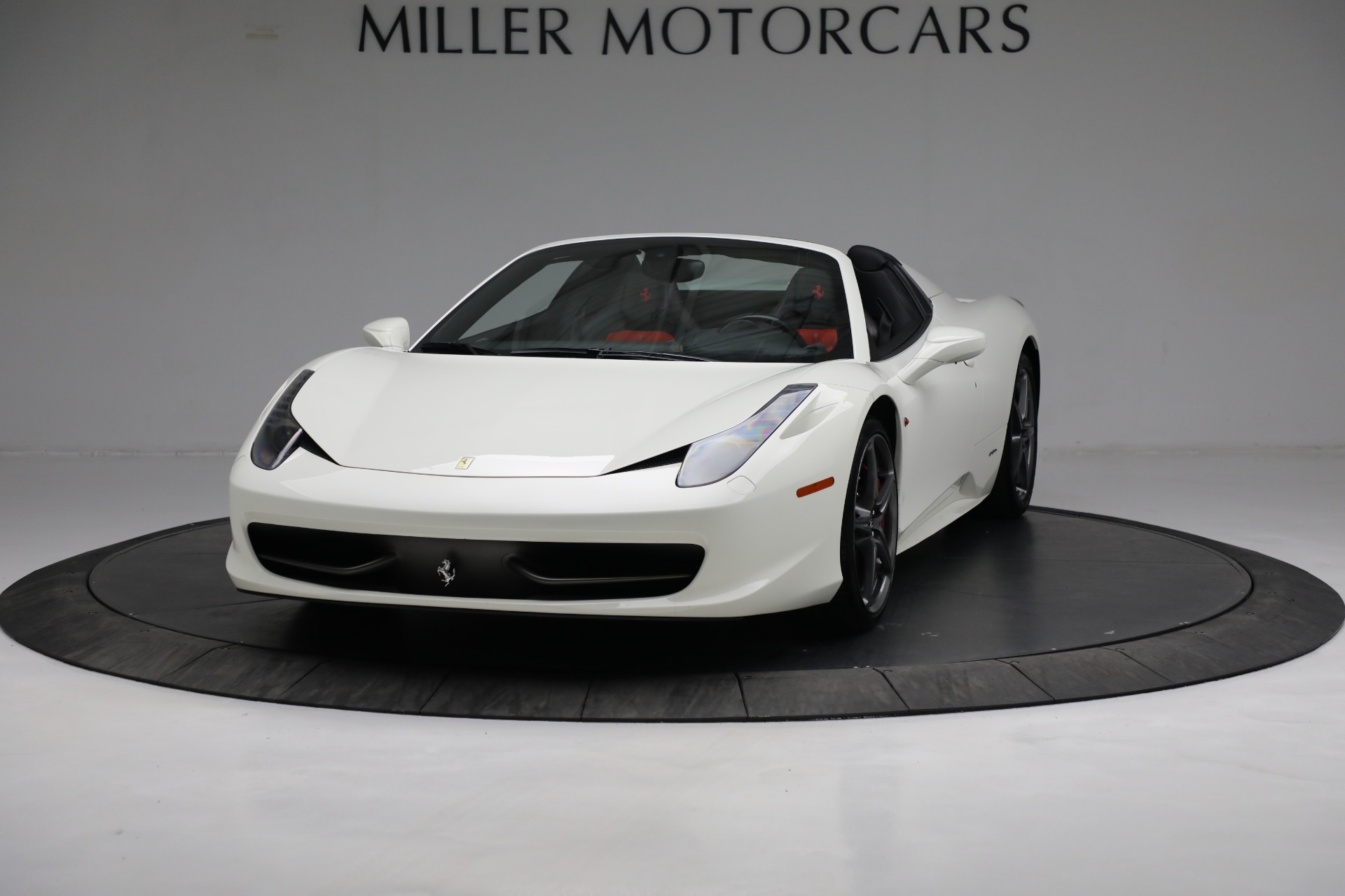 Used 2012 Ferrari 458 Spider for sale $289,900 at Alfa Romeo of Westport in Westport CT 06880 1