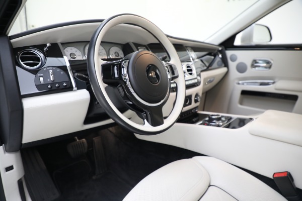 Used 2017 Rolls-Royce Ghost for sale $229,900 at Alfa Romeo of Westport in Westport CT 06880 13