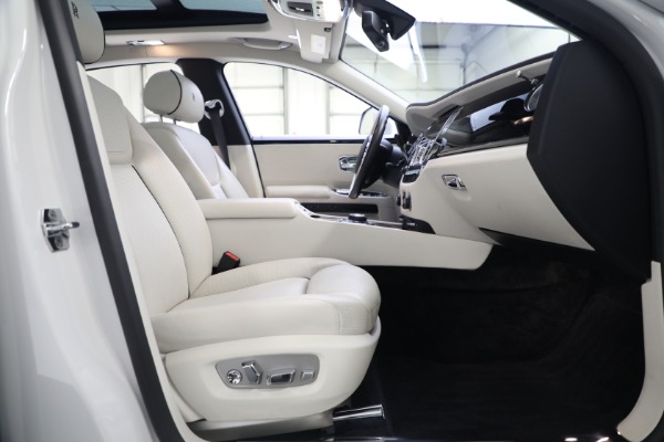 Used 2017 Rolls-Royce Ghost for sale $229,900 at Alfa Romeo of Westport in Westport CT 06880 17