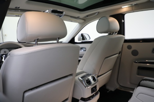 Used 2017 Rolls-Royce Ghost for sale $229,900 at Alfa Romeo of Westport in Westport CT 06880 19