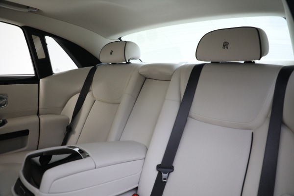 Used 2017 Rolls-Royce Ghost for sale $229,900 at Alfa Romeo of Westport in Westport CT 06880 21