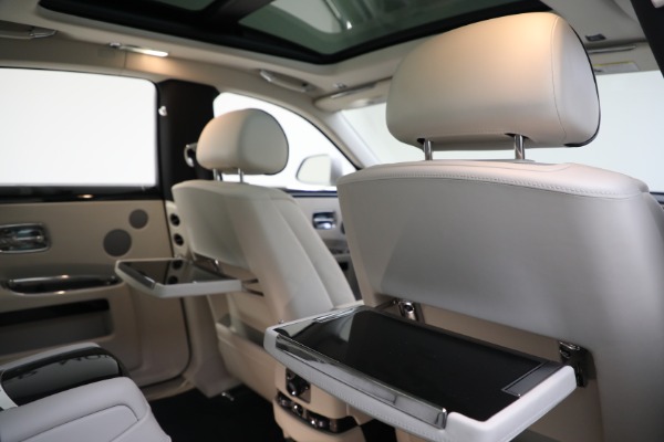 Used 2017 Rolls-Royce Ghost for sale $229,900 at Alfa Romeo of Westport in Westport CT 06880 25