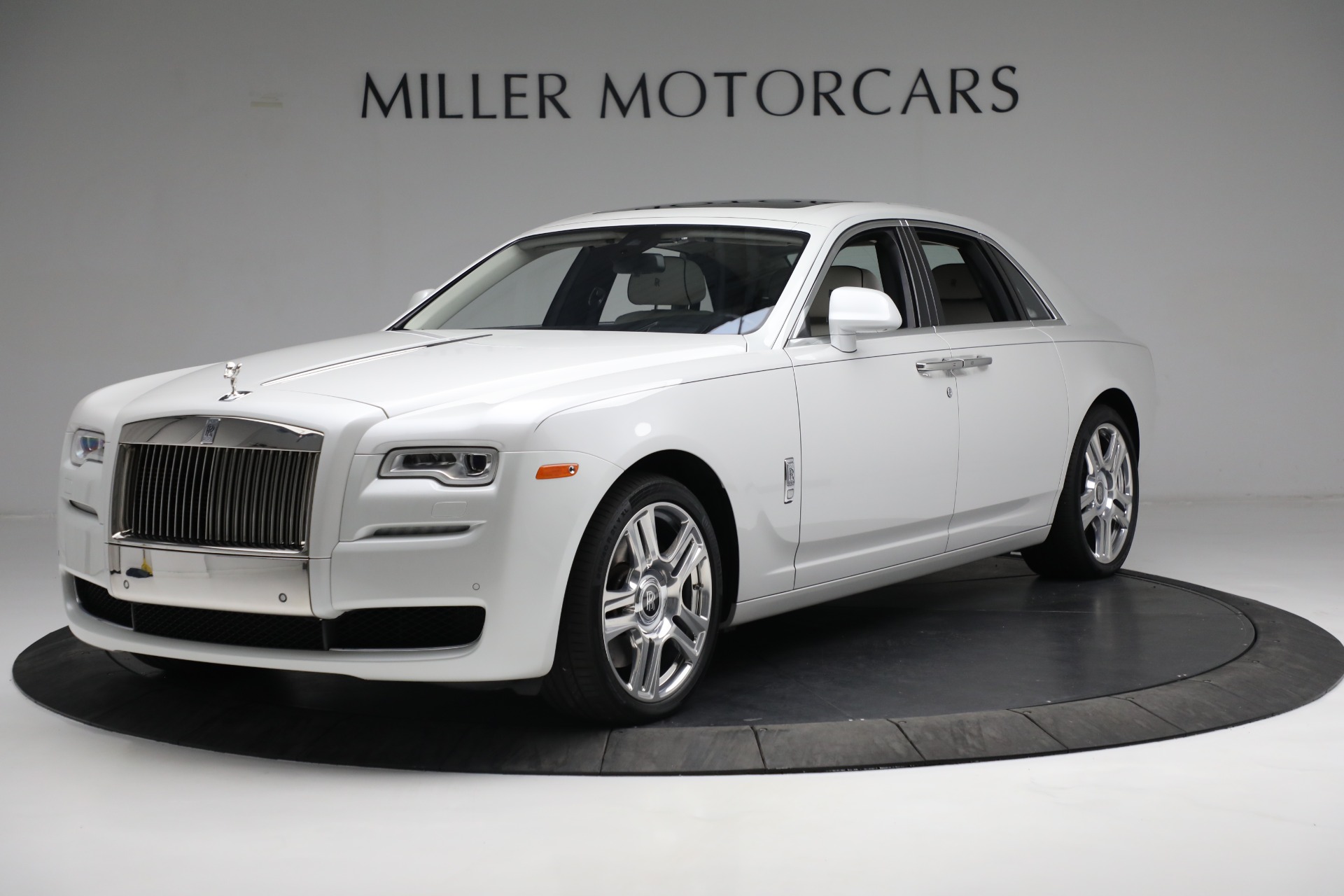 Used 2017 Rolls-Royce Ghost for sale $229,900 at Alfa Romeo of Westport in Westport CT 06880 1