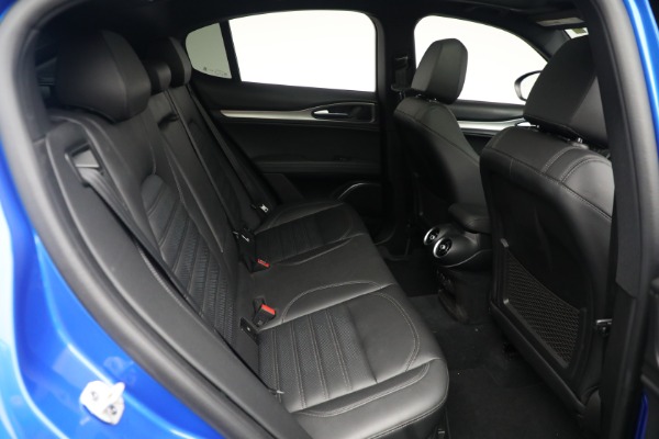 Used 2022 Alfa Romeo Stelvio Veloce for sale $32,900 at Alfa Romeo of Westport in Westport CT 06880 19