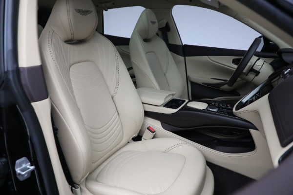 Used 2022 Aston Martin DBX for sale $105,900 at Alfa Romeo of Westport in Westport CT 06880 21