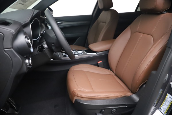 New 2022 Alfa Romeo Stelvio Ti for sale $55,330 at Alfa Romeo of Westport in Westport CT 06880 15