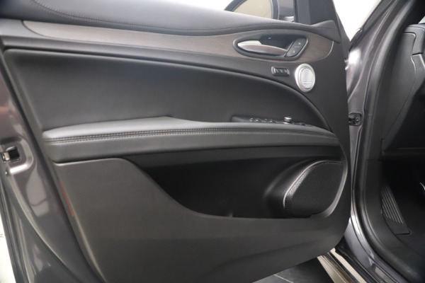 New 2022 Alfa Romeo Stelvio Ti for sale $55,330 at Alfa Romeo of Westport in Westport CT 06880 17